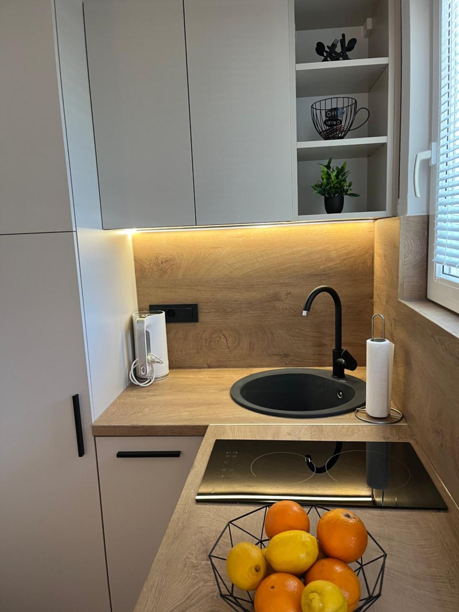 Apartmani Tomeri Starigrad Paklenica Exterior foto