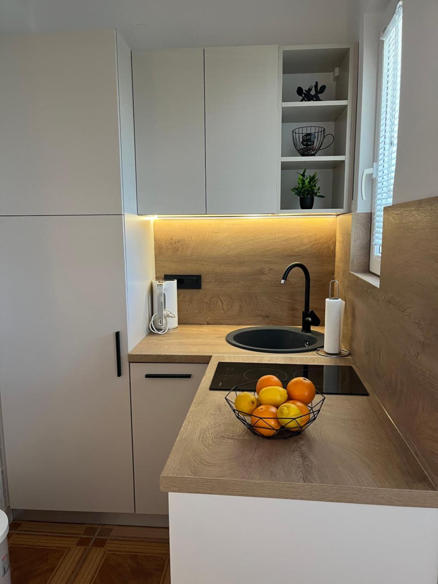 Apartmani Tomeri Starigrad Paklenica Exterior foto